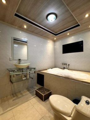 Jacuzzi privado y cama king parqueo exclusivo